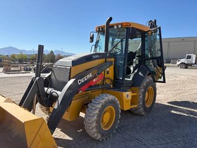 John Deere 320 P-TIER Backhoe
