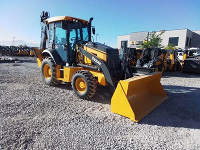 John Deere 320 P-TIER Backhoe