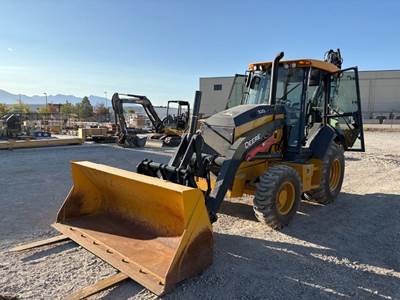 John Deere 320 P-TIER Backhoe
