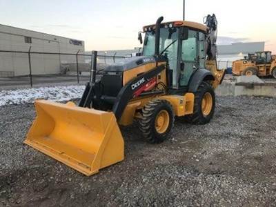 John Deere 320 P-TIER Backhoe
