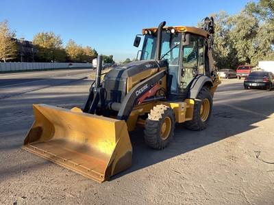 John Deere 320 P-TIER Backhoe