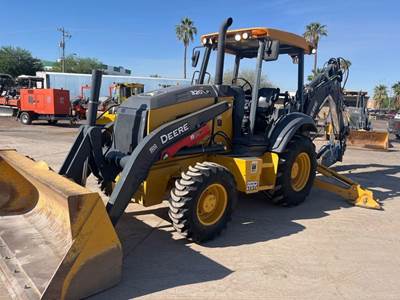 John Deere 320 P-TIER Backhoe