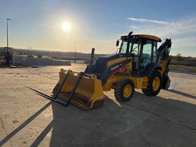 John Deere 320 P-TIER Backhoe
