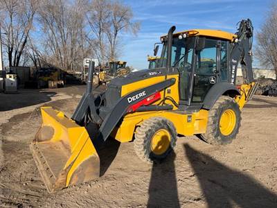 John Deere 320 P-TIER Backhoe
