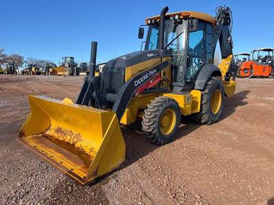 John Deere 320 P-TIER Backhoe