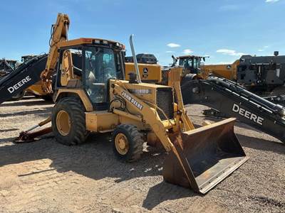 John Deere 410D Backhoe