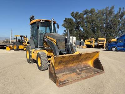 John Deere 410L Backhoe
