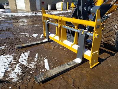 John Deere 444FORKS48 Bale Spear