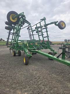 John Deere 2430 Chisel Plow