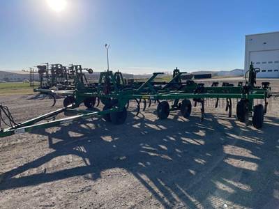 Summers Superchisel Chisel Plow