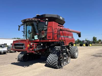 Case IH 9230 Combine