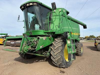John Deere 9650 Combine