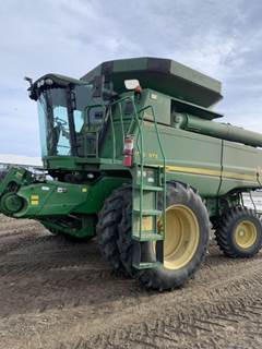 John Deere 9770 STS Combine