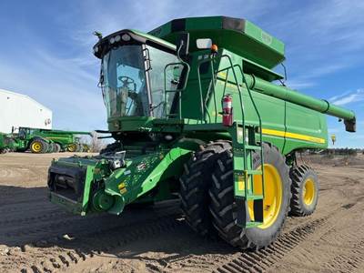 John Deere 9770 STS Combine