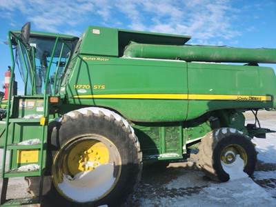 John Deere 9770 STS Combine