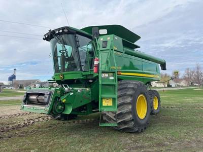 John Deere 9770 STS Combine