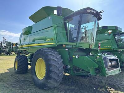 John Deere 9870 STS Combine