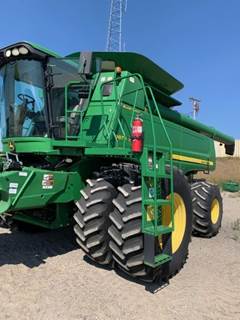 John Deere 9870 STS Combine