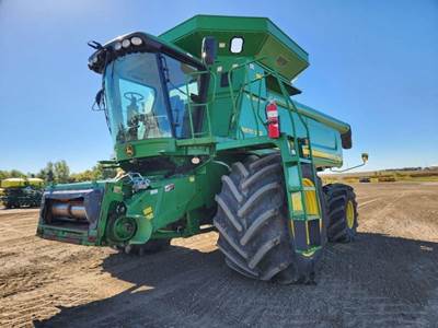 John Deere 9870 STS Combine