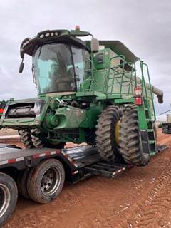 John Deere S670 Combine