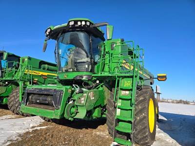 John Deere S7 800 Combine