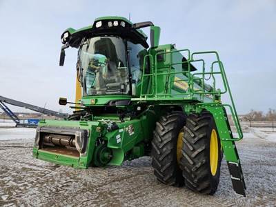 John Deere S7 800 Combine