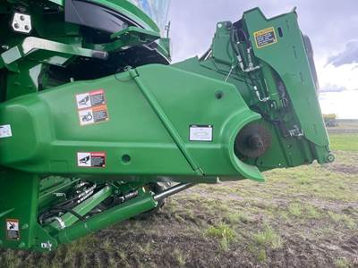 John Deere S7 800 Combine