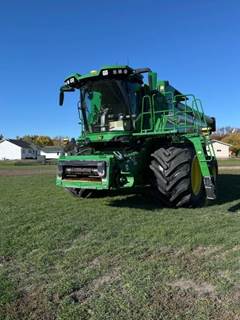 John Deere S7 800 Combine