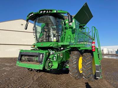 John Deere S770 Combine