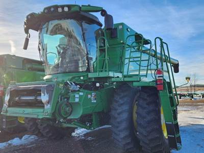 John Deere S770 Combine