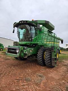 John Deere S770 Combine