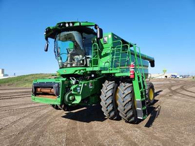 John Deere S780 Combine
