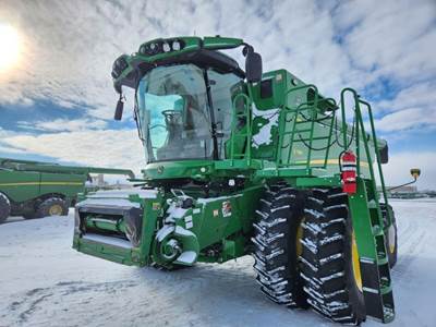 John Deere S780 Combine