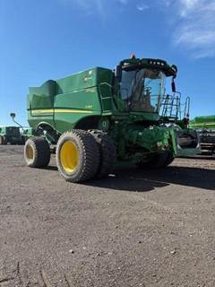 John Deere S780 Combine