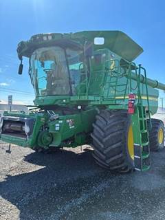 John Deere S780 Combine