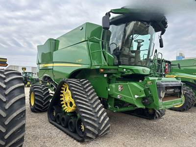 John Deere S780 Combine