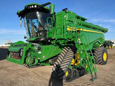 John Deere X9 1000 Combine