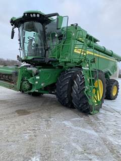 John Deere X9 1000 Combine