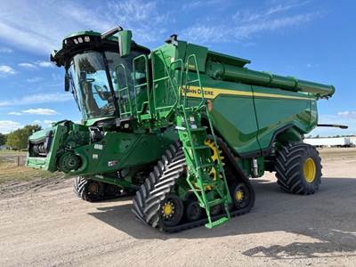 John Deere X9 1000 Combine