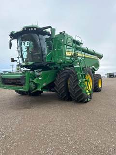 John Deere X9 1000 Combine