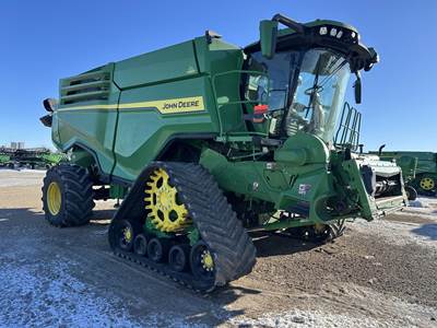 John Deere X9 1100 Combine