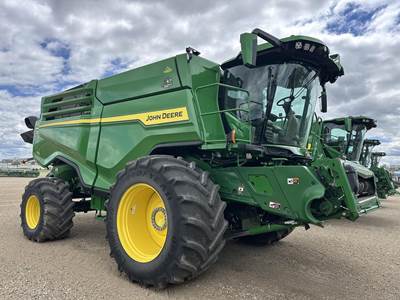 John Deere X9 1100 Combine