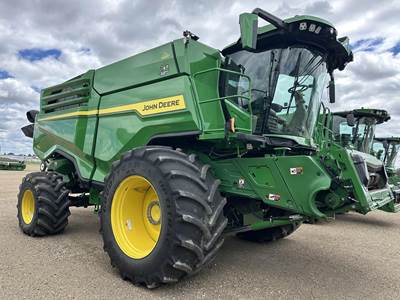 John Deere X9 1100 Combine