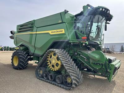 John Deere X9 1100 Combine