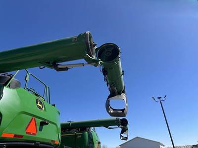 John Deere X9 1100 Combine