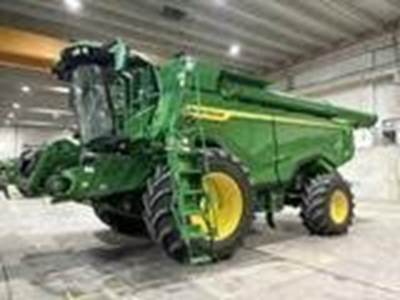 John Deere X9 1100 Combine