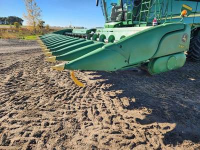 John Deere 618C Corn Head