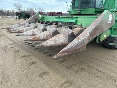 John Deere 643 Corn Head