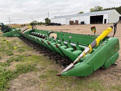 John Deere 718C Corn Head