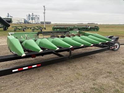 John Deere 822 Corn Head